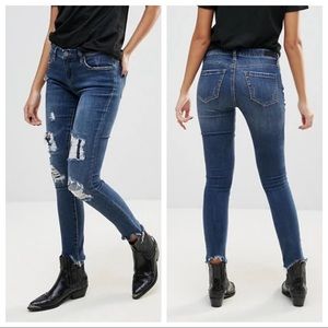 Blank NYC Charmed Life Destroyed Skinny Jeans 26